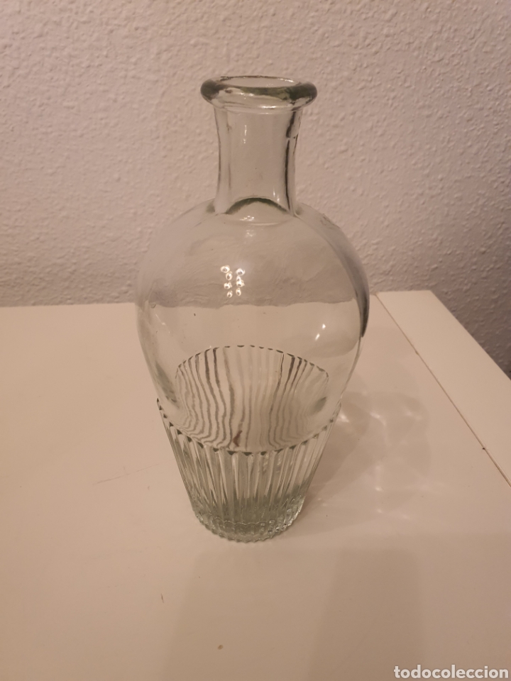 Antig&uuml;edades: botella florero de cristal - Foto 2