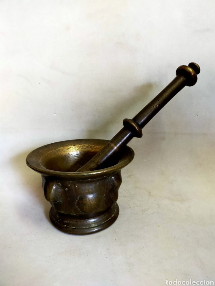 Antig&uuml;edades: ALMIREZ O MORTERO DE BRONCE, CON COSTILLAS. - Foto 1