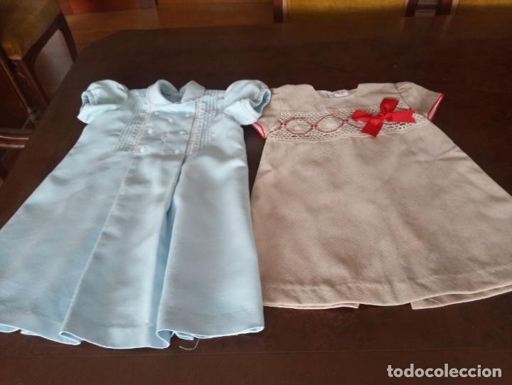 Antig&uuml;edades: LOTE DE DOS VESTIDITOS, UNO CELESTE Y OTRO BEIG. - Foto 1