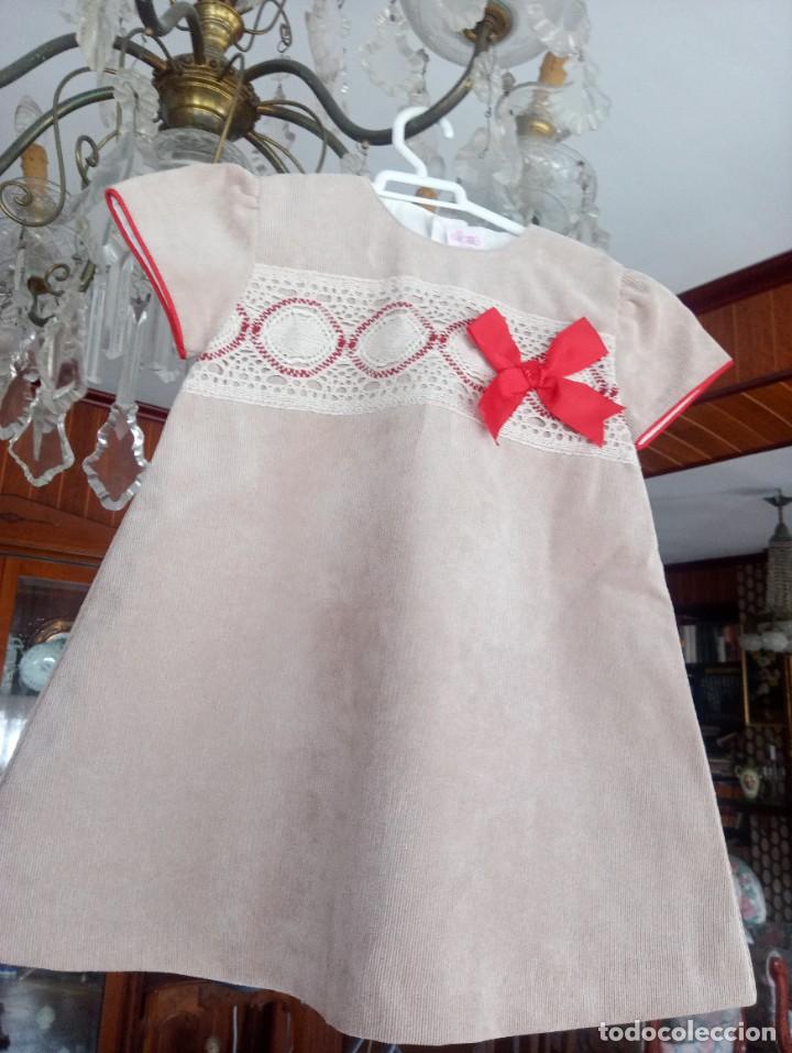 Antig&uuml;edades: LOTE DE DOS VESTIDITOS, UNO CELESTE Y OTRO BEIG. - Foto 6