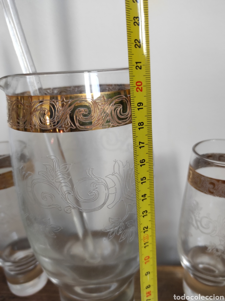 Antigüedades: Juego de jarra con 6 copas/vasos, cristal tallado y oro. Lujo. - Foto 11 - 230863595