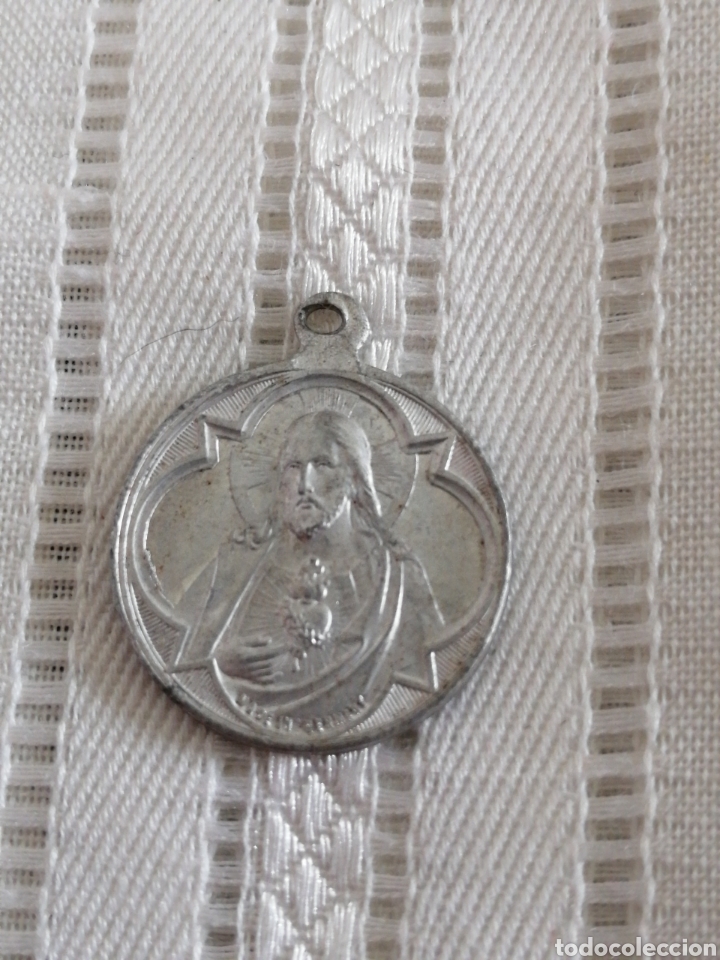 Antig&uuml;edades: Medalla Virgen y Sagrado Coraz&oacute;n - Foto 2
