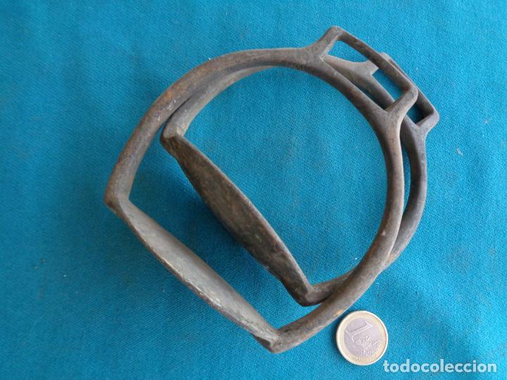 Antig&uuml;edades: ANTIGUOS ESTRIBOS DE BRONCE - Foto 3