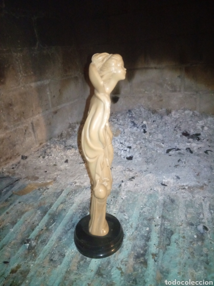 Antiguidades: Antigua figura de resina