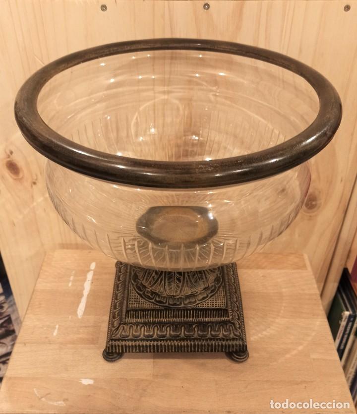 Antig&uuml;edades: Copa Grande Centro de Mesa (Bronce y Cristal) - Foto 2