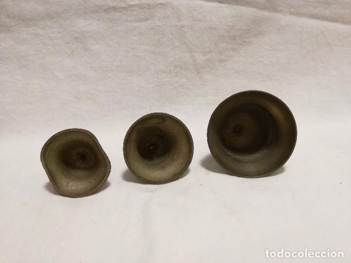 Antig&uuml;edades: CONJUNTO DE CAMPANAS DECORATIVAS DE BRONCE / LATON - Foto 20