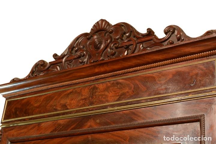 Antig&uuml;edades: Vitrina. Madera de caoba. Siglo XIX. - Foto 2