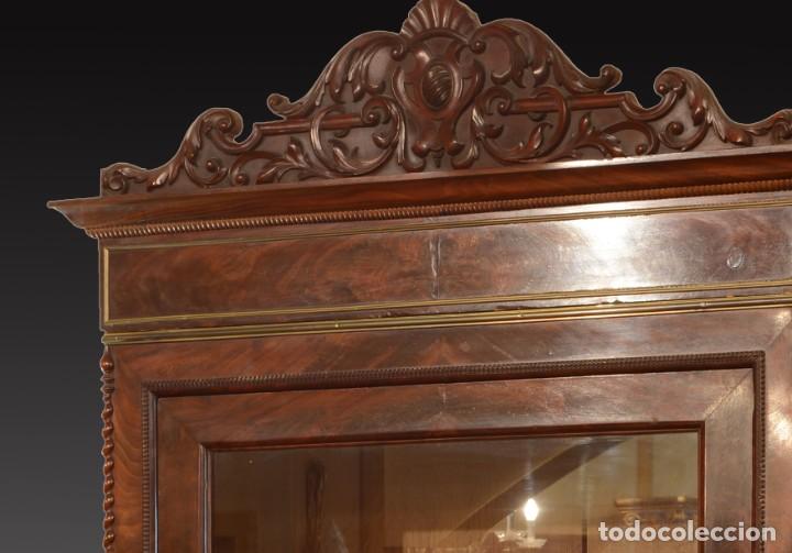 Antig&uuml;edades: Vitrina. Madera de caoba. Siglo XIX. - Foto 4