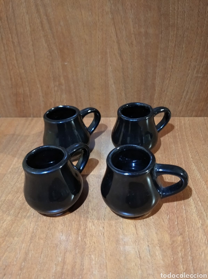 Antig&uuml;edades: 4 Jarritas de Vino de barro - Foto 1