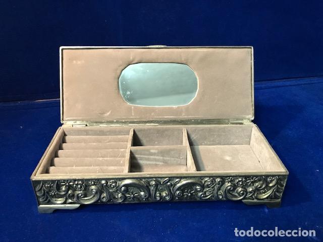Antig&uuml;edades: JOYERO BRONCE CON BA&Ntilde;O DE PLATA - Foto 1