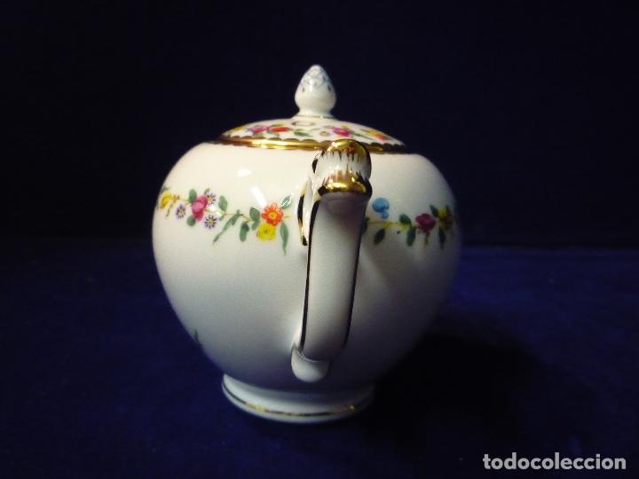 Antig&uuml;edades: TETERA PORCELANA COLECCION - Foto 2