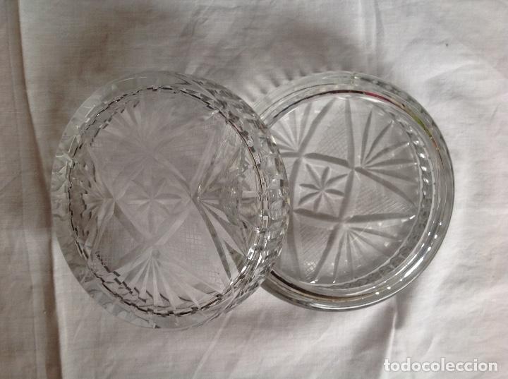 Antig&uuml;edades: Caja circular de cristal tallado - Foto 3