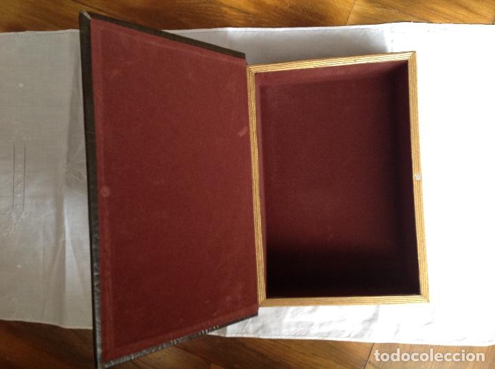 Antig&uuml;edades: Caja en forma de libro - Foto 2