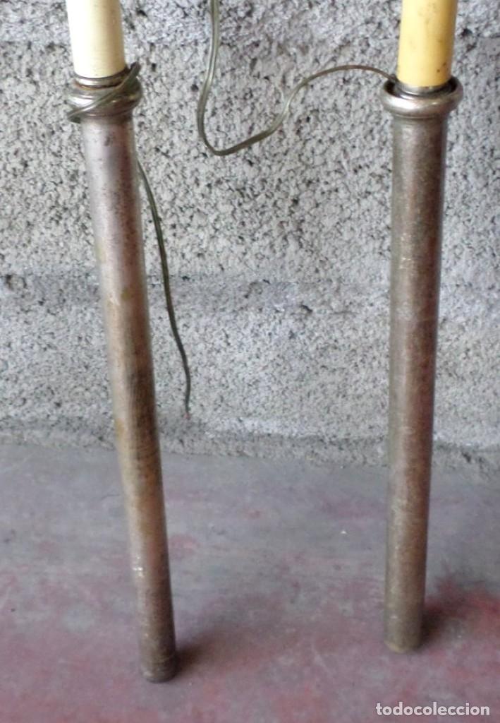 Antig&uuml;edades: 2 cirios religiosos -- De lat&oacute;n cromados - Foto 3