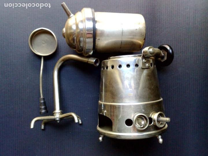 Antiguidades: ANTIGUA CAFETERA EL&Eacute;CTRICA DE METAL PLATEADO,MARCA CRESPO (125 VOLTIOS-200 WATIOS) DESCRIPCI&Oacute;N.