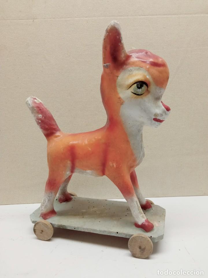 Antig&uuml;edades: 30 CM - Juguete arrastre BAMBI - Carton Piedra Denia