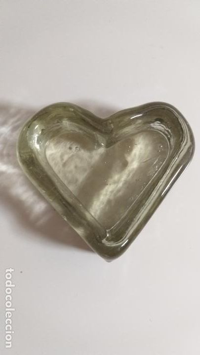 Antig&uuml;edades: Peque&ntilde;o joyero de cristal. Forma de coraz&oacute;n - Foto 4