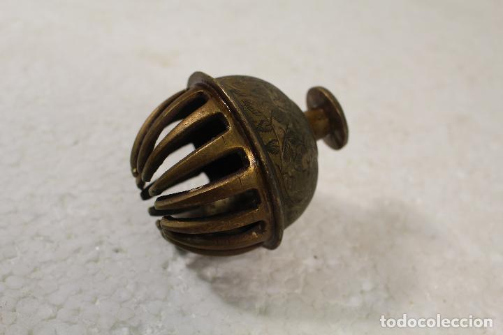 Antig&uuml;edades: campana de mano en bronce - Foto 3