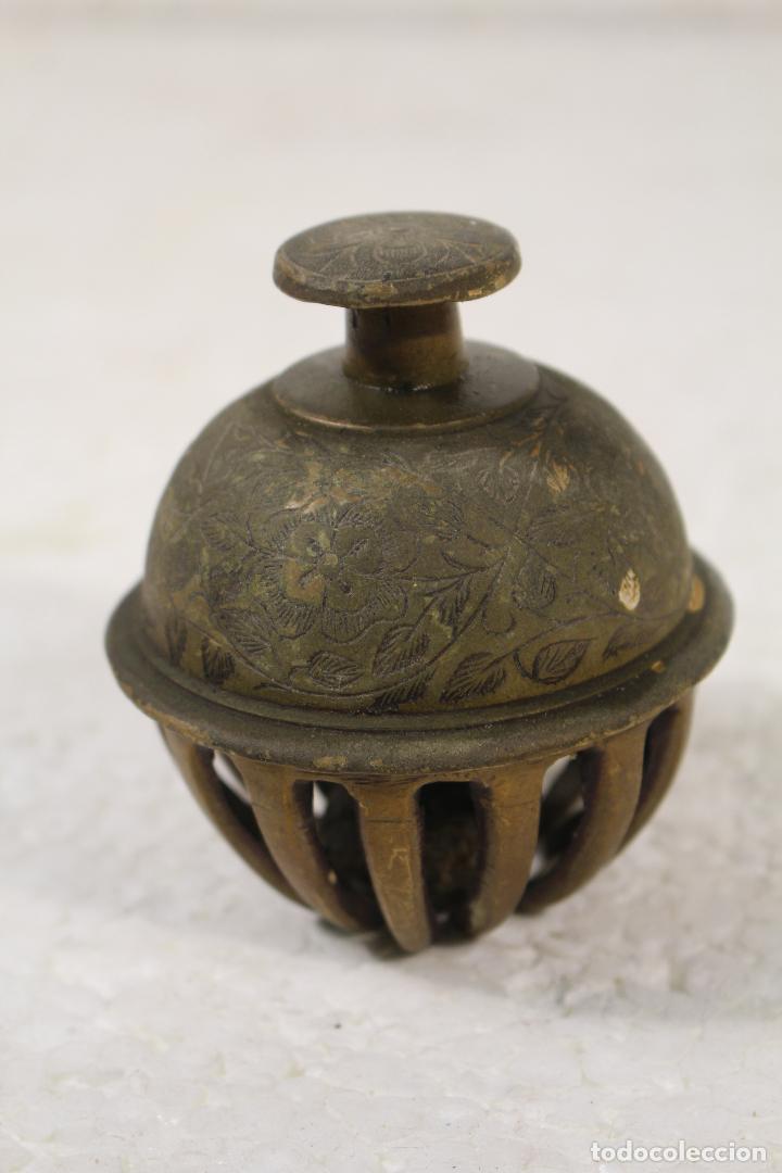 Antig&uuml;edades: campana de mano en bronce - Foto 4