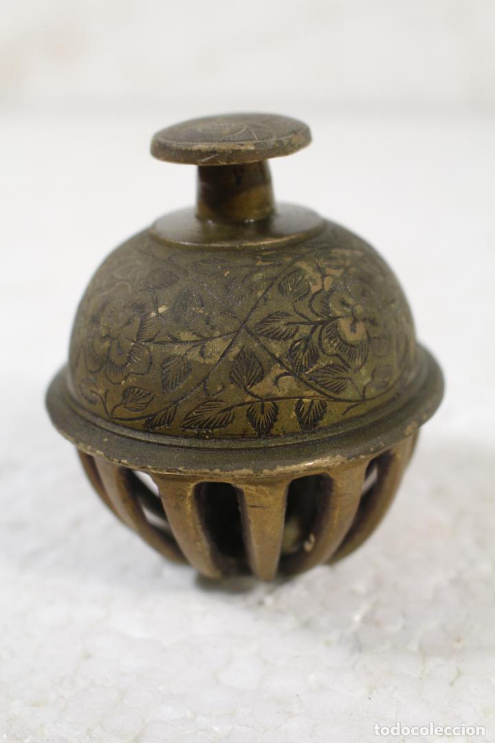 Antig&uuml;edades: campana de mano en bronce - Foto 10