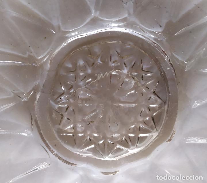 Antig&uuml;edades: PLATO DE CRISTAL PRENSADO. - Foto 2
