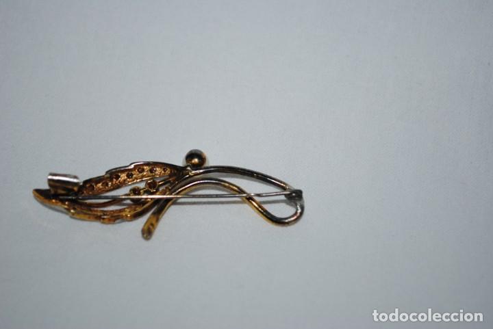 Antig&uuml;edades: ANTIGUO BROCHE DE PLATA DORADA . - Foto 3