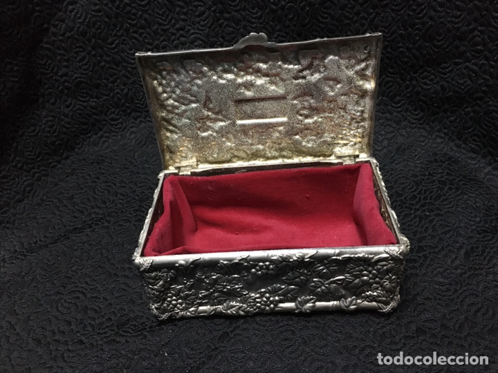 Antig&uuml;edades: Caja metal - Foto 3