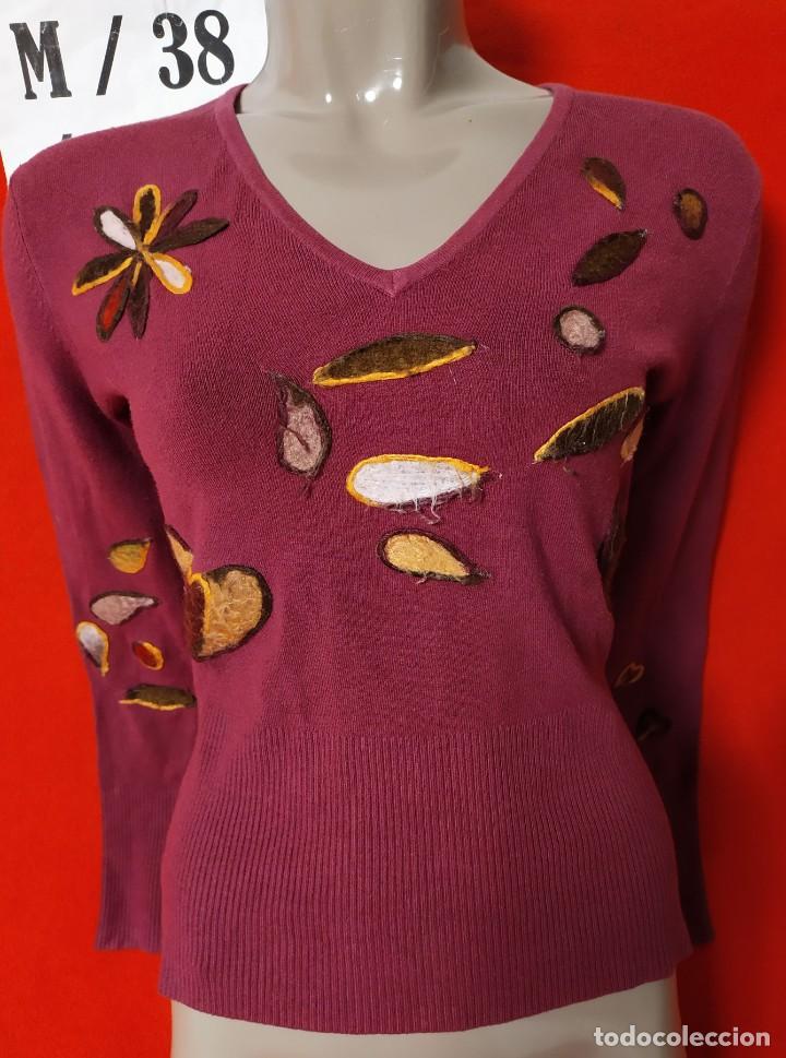 Antig&uuml;edades: JERSEY ROJO FLORAL CUELLO V TALLA M - Foto 1