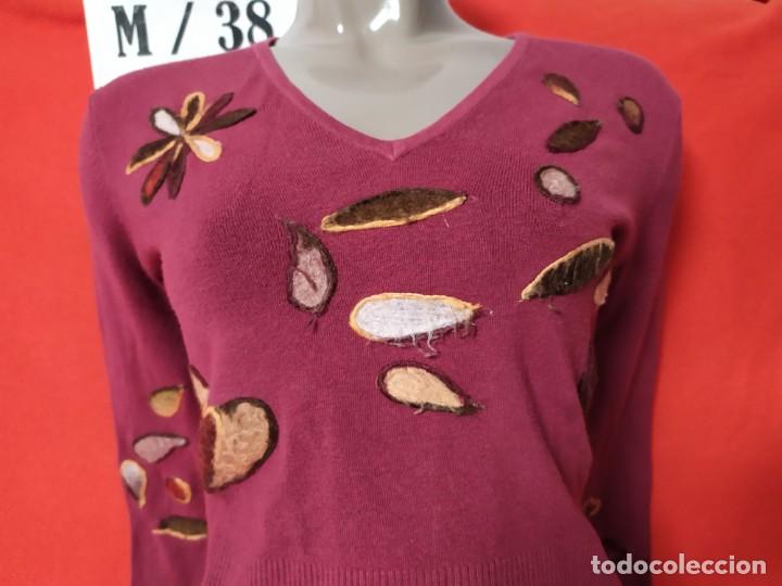 Antig&uuml;edades: JERSEY ROJO FLORAL CUELLO V TALLA M - Foto 2