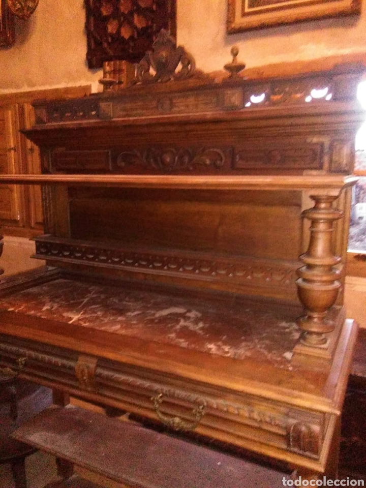 Antig&uuml;edades: Aparador tallado franc&eacute;s - Foto 3