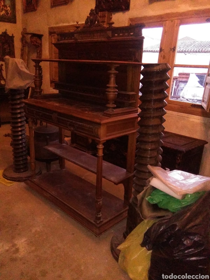 Antig&uuml;edades: Aparador tallado franc&eacute;s - Foto 1