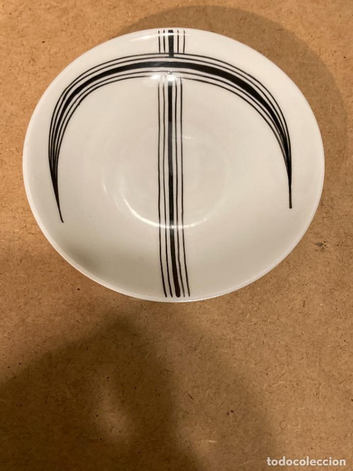 Antig&uuml;edades: Juego de porcelana de Castro - Foto 6