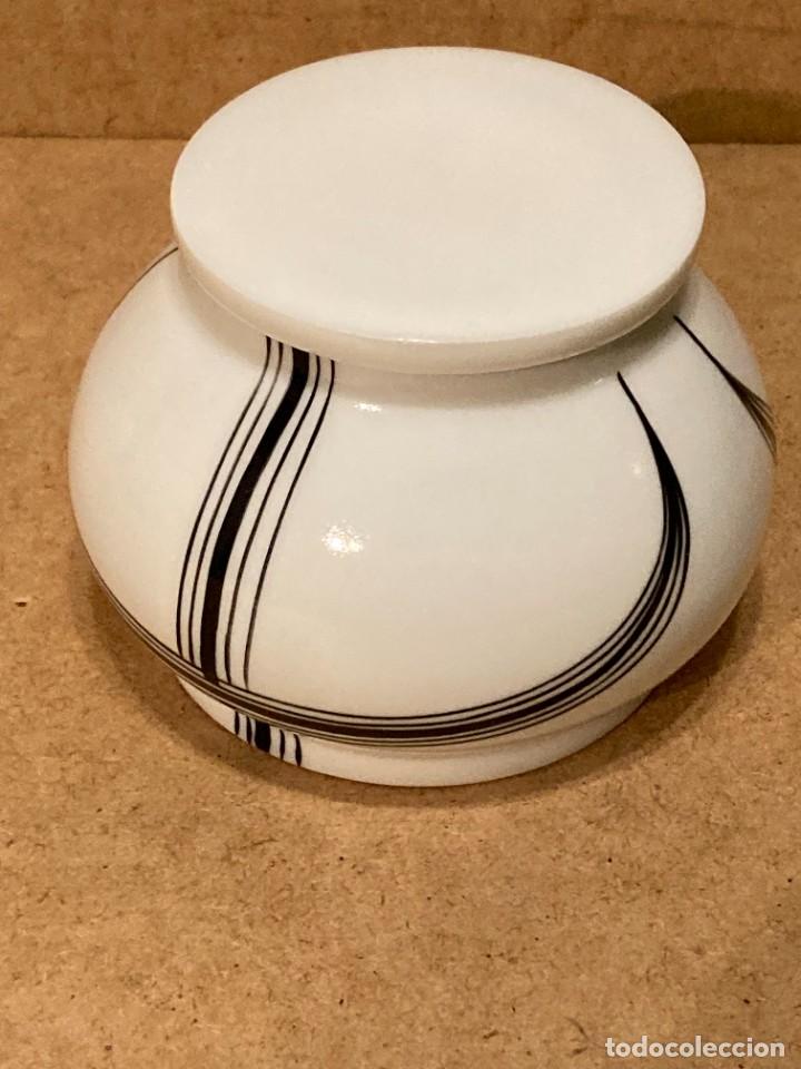 Antig&uuml;edades: Juego de porcelana de Castro - Foto 19