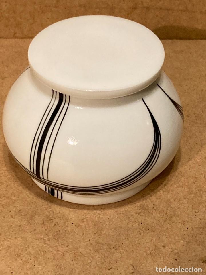 Antig&uuml;edades: Juego de porcelana de Castro - Foto 20