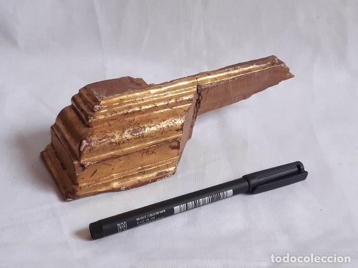 Antig&uuml;edades: Trozo de retablo en madera dorada. - Foto 5