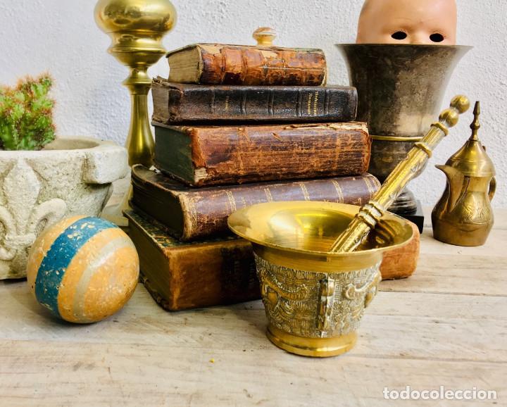 Antig&uuml;edades: MORTERO DE BRONCE CON SU MANO ANTIGUO ALMIREZ DE METAL USADO EN COCINA O DECORACION