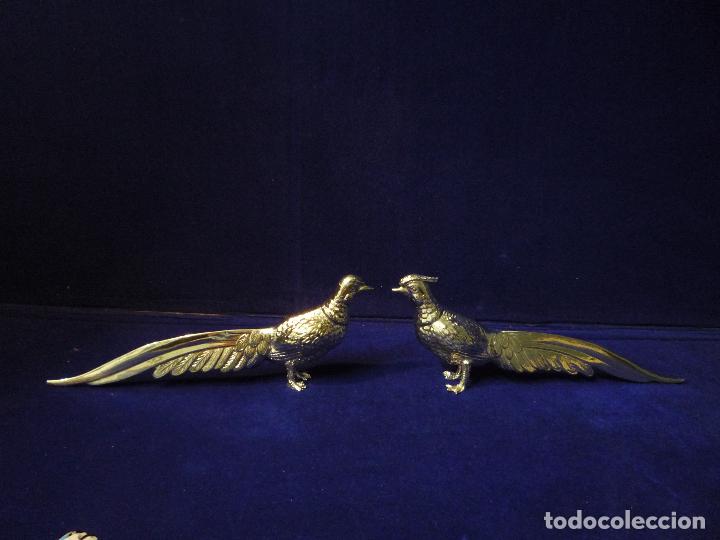Antig&uuml;edades: PAREJA FAISANES REALES METAL PLATEADO