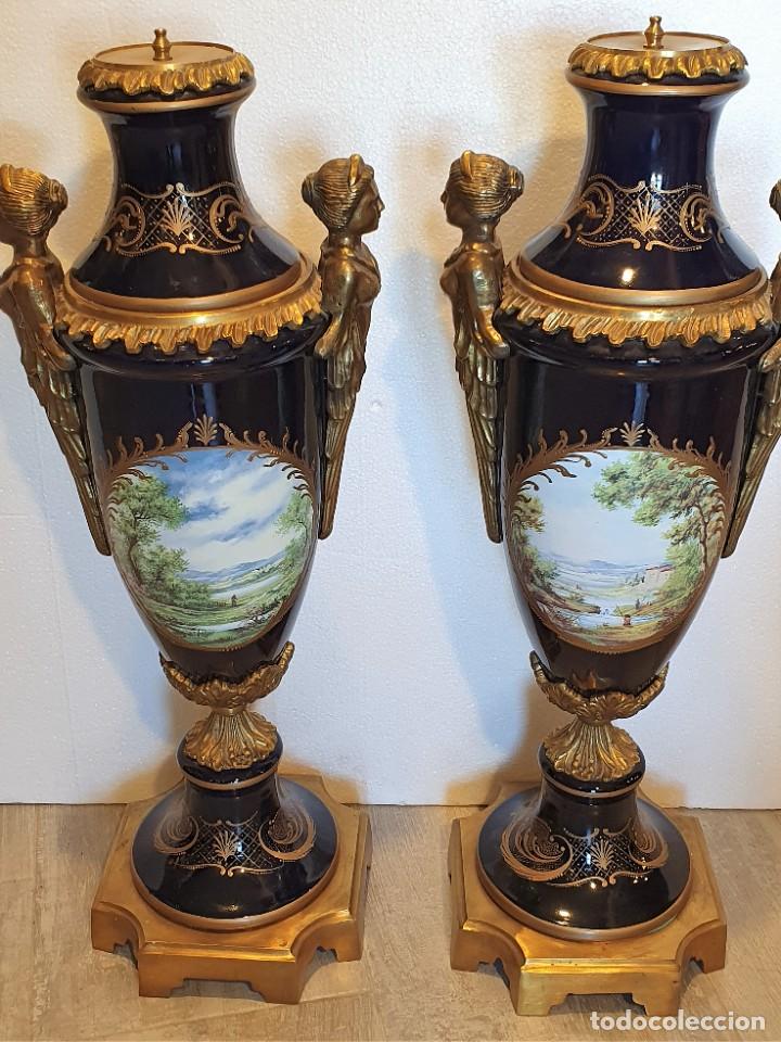 Antig&uuml;edades: -GRAN PAREJA DE JARRONES DE PORCELANA - Foto 4