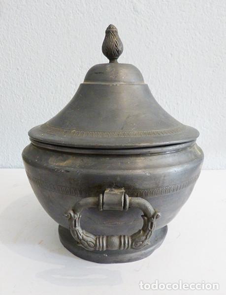 Antig&uuml;edades: Sopera de esta&ntilde;o - Foto 3