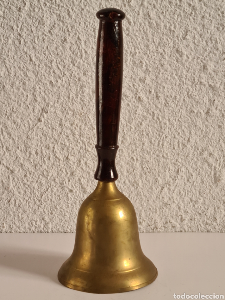 Antig&uuml;edades: Campana de Bronce y mango de Madera para Procesi&oacute;n - Foto 7