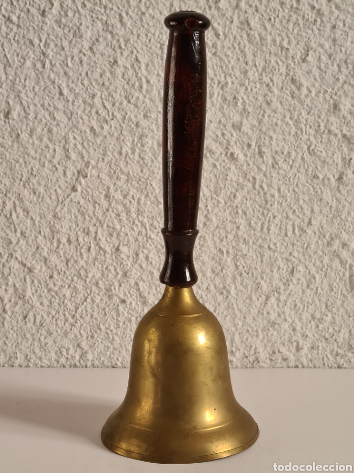Antig&uuml;edades: Campana de Bronce y mango de Madera para Procesi&oacute;n - Foto 8