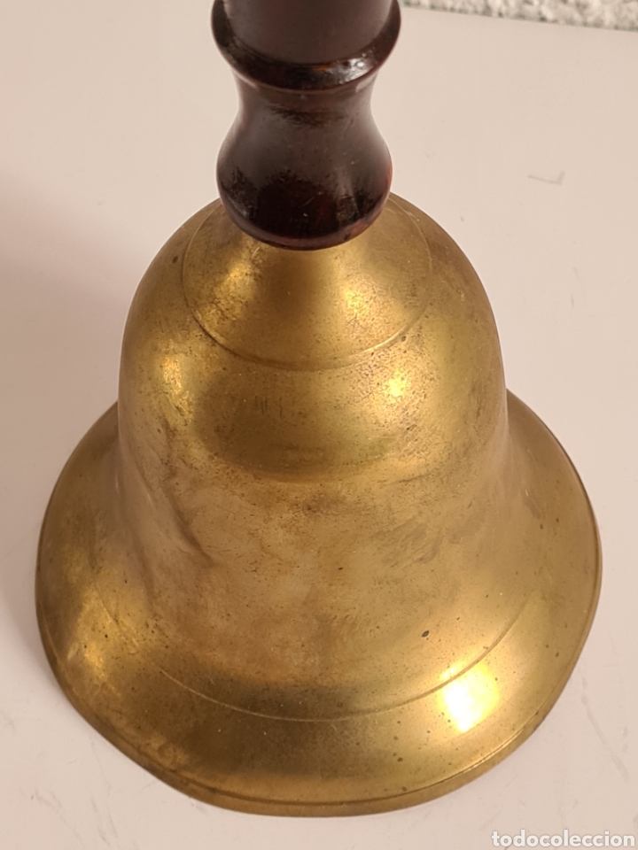 Antig&uuml;edades: Campana de Bronce y mango de Madera para Procesi&oacute;n - Foto 12