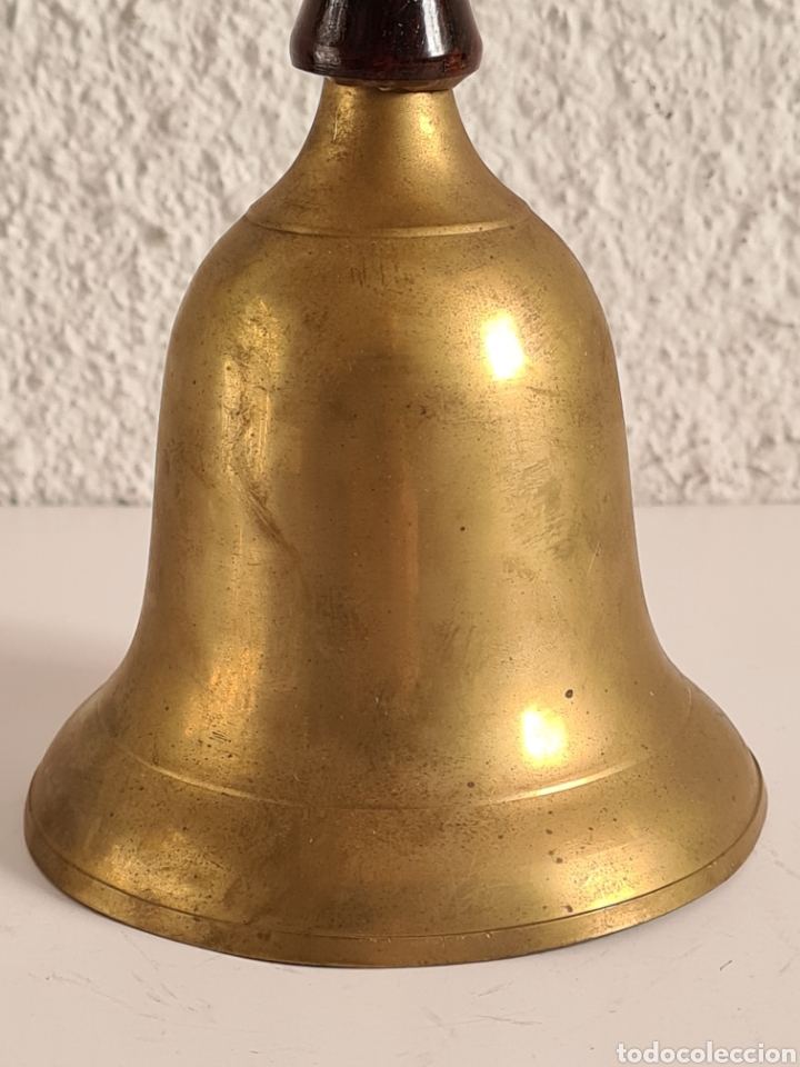 Antig&uuml;edades: Campana de Bronce y mango de Madera para Procesi&oacute;n - Foto 13
