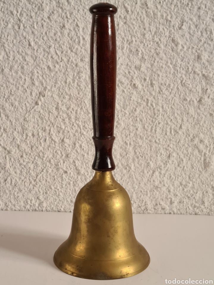 Antig&uuml;edades: Campana de Bronce y mango de Madera para Procesi&oacute;n - Foto 14