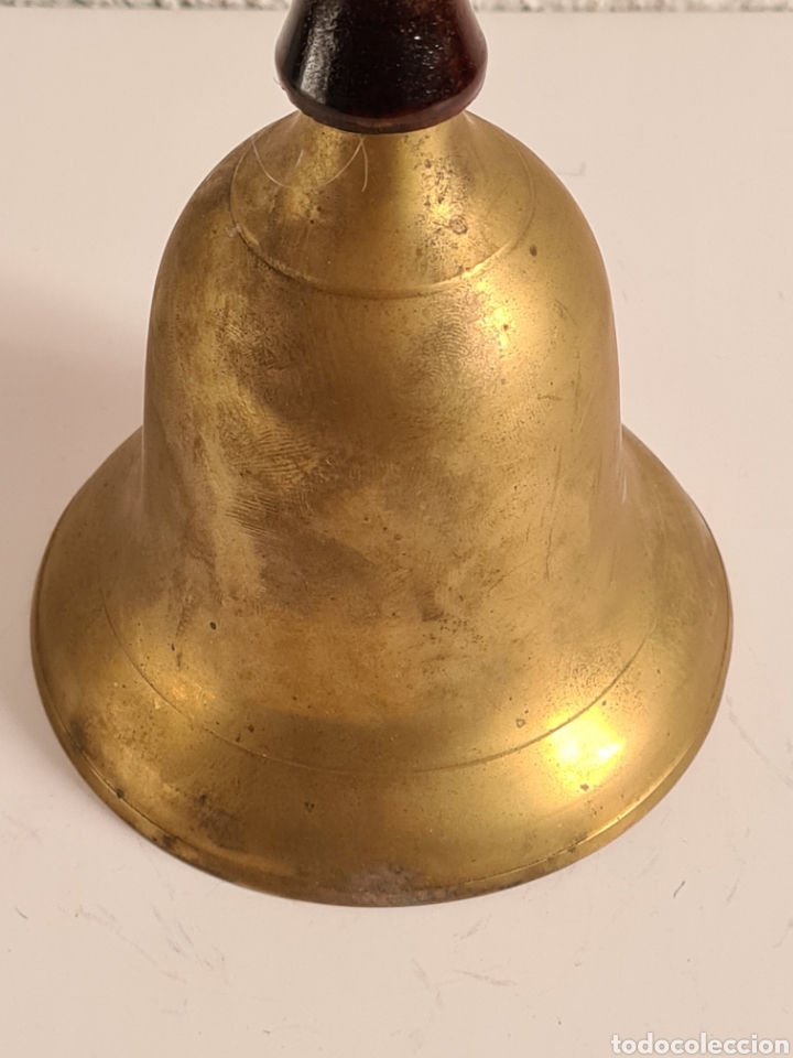 Antig&uuml;edades: Campana de Bronce y mango de Madera para Procesi&oacute;n - Foto 17