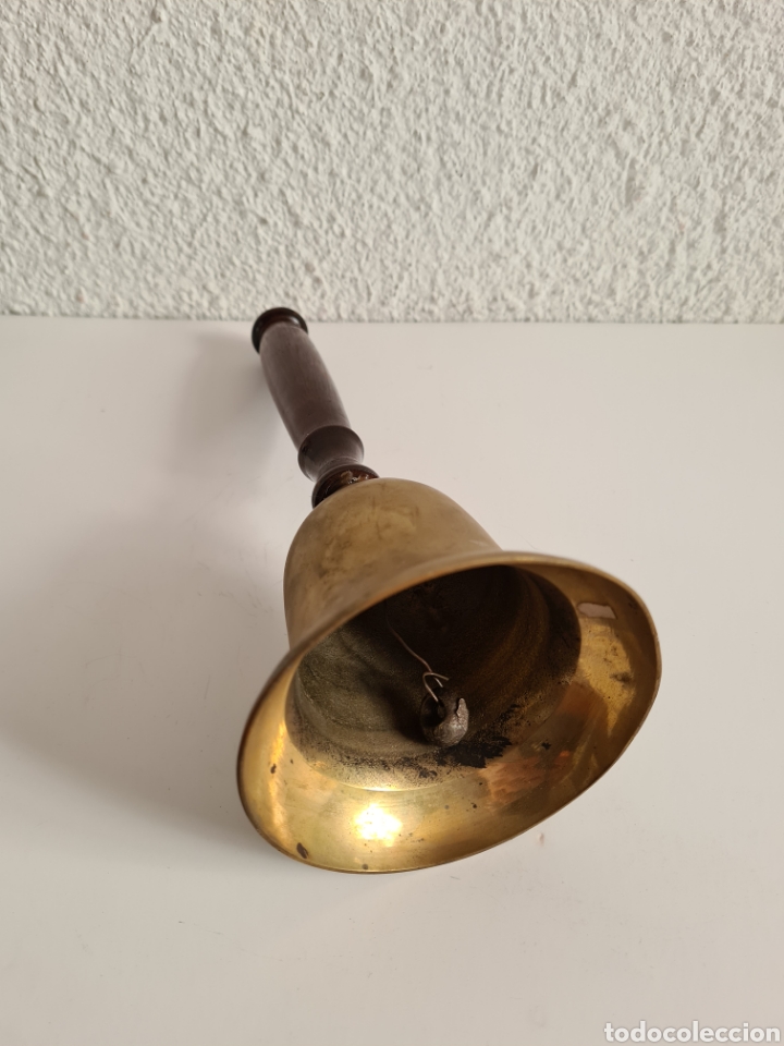 Antig&uuml;edades: Campana de Bronce y mango de Madera para Procesi&oacute;n - Foto 19