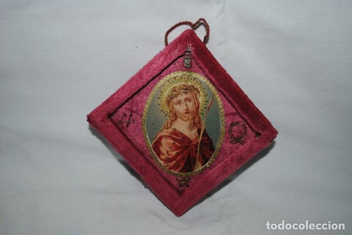 Antig&uuml;edades: CUADRITO RELIGIOSO EN TERCIOPELO - Foto 1