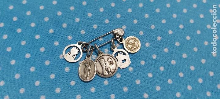 Antig&uuml;edades: Medallas peque&ntilde;as varias - Foto 2
