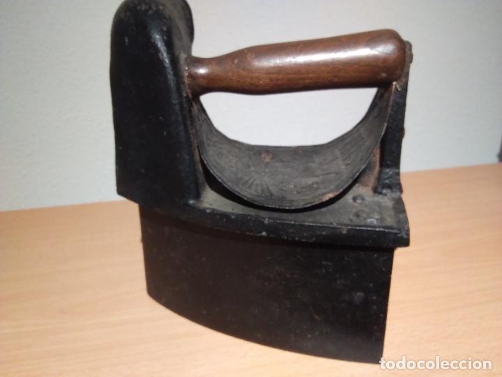 Antig&uuml;edades: PLANCHA DE CARBON - Foto 3