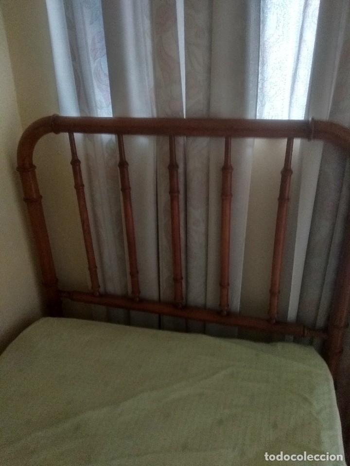 Antig&uuml;edades: Cama de madera muy bonita - Foto 3